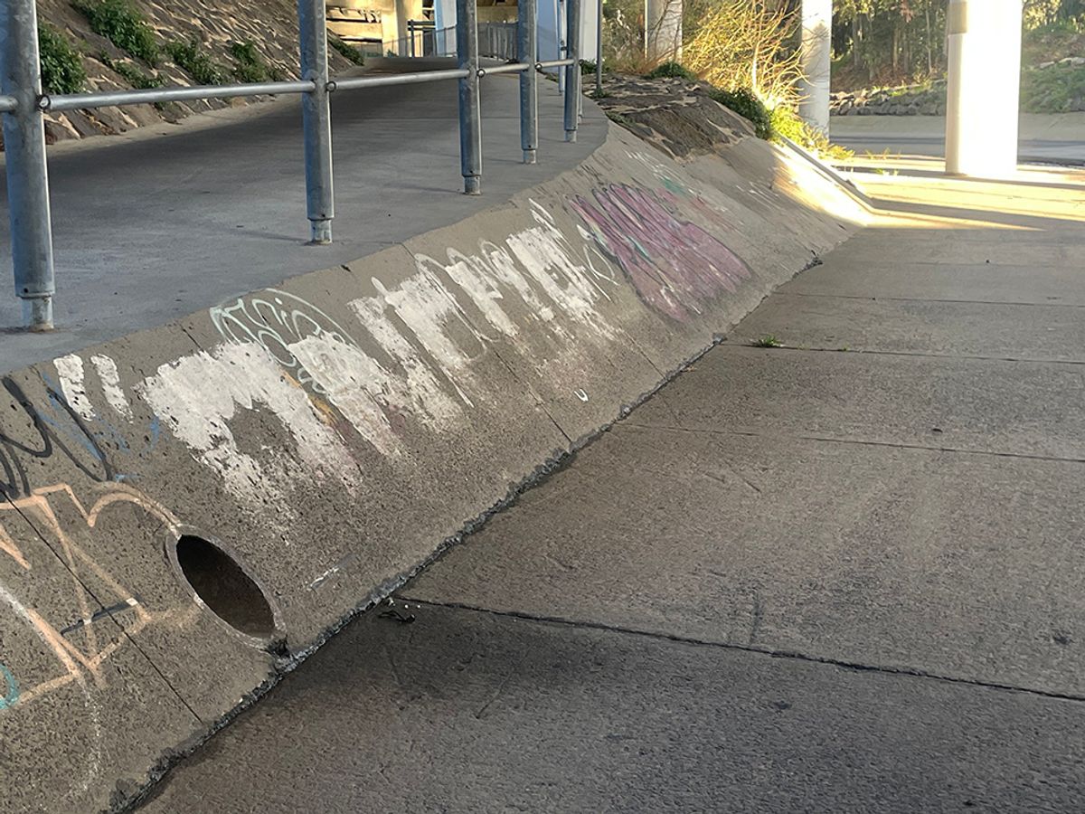 Kooyong Ditch Bank skate spot