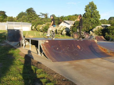Korumburra Old  Skatepark photo 10