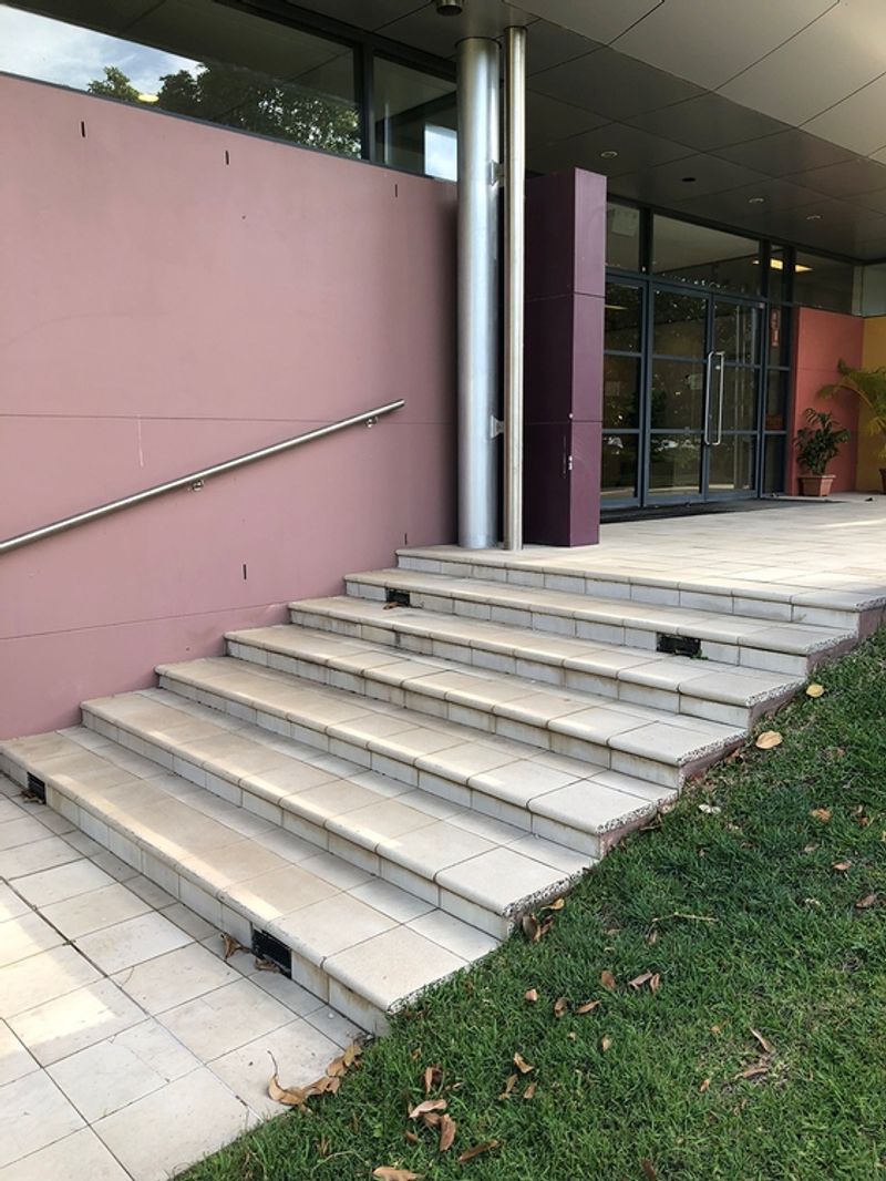 Wall Rail 