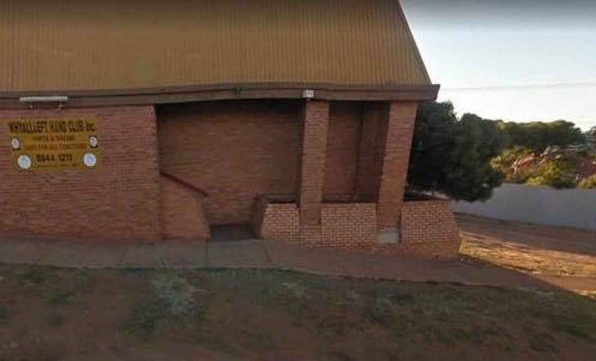 Dick St Bank skate spot