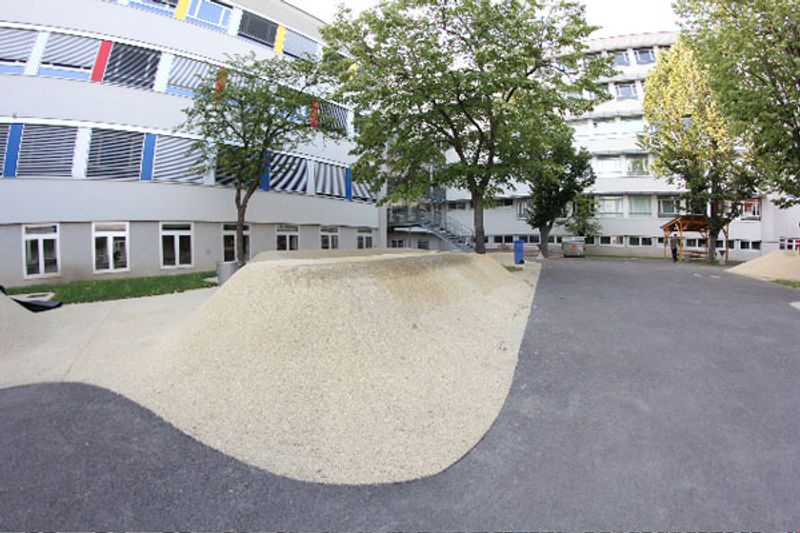 Leyserstrade School