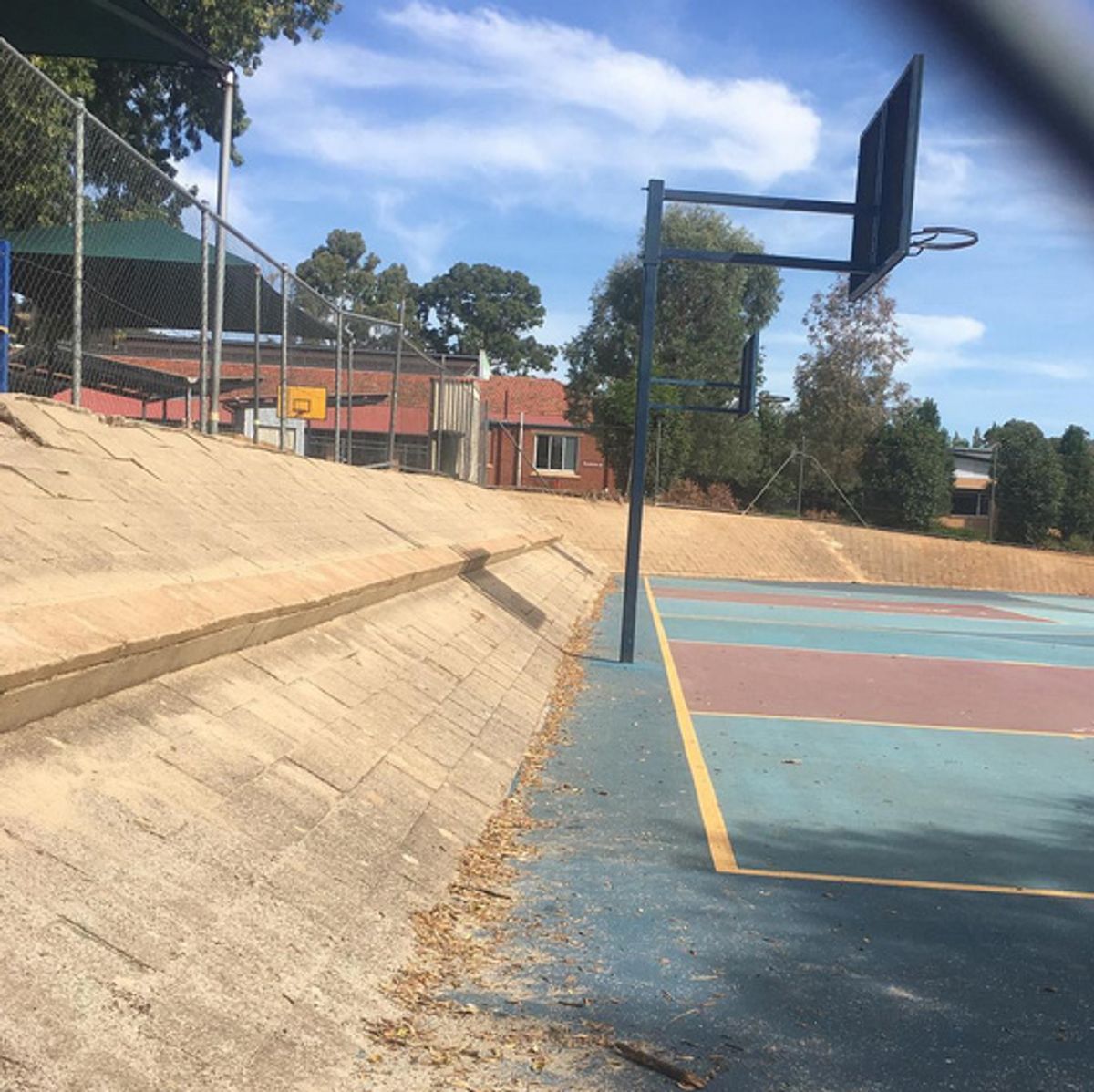 Linden Park Primary School Bank skate spot