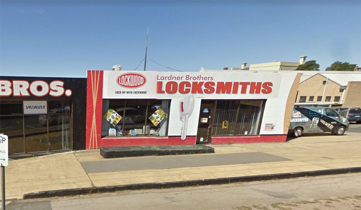Locksmith Manny Pad skate spot
