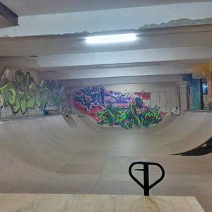 Loud Minority Indoor
