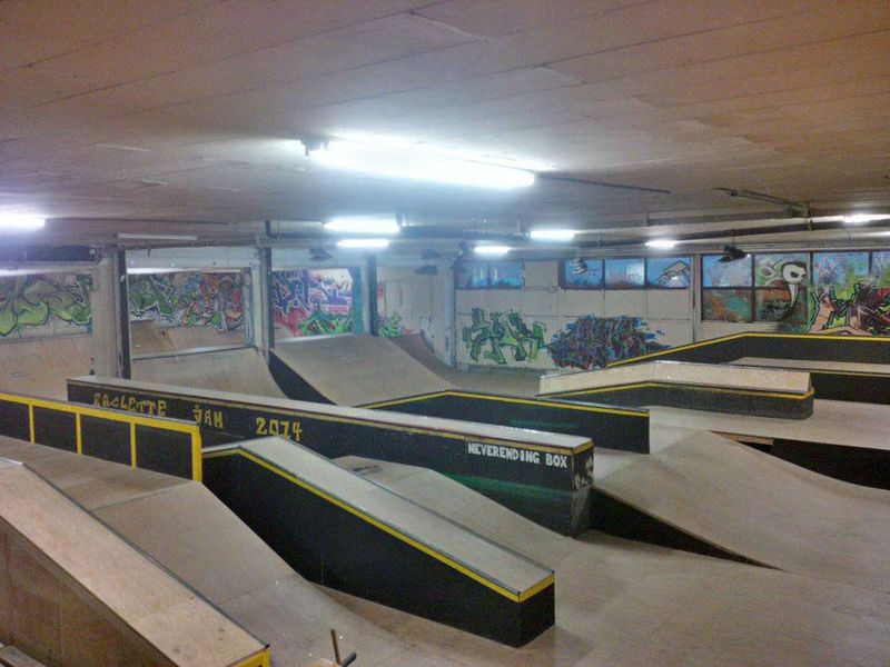 Loud Minority Indoor