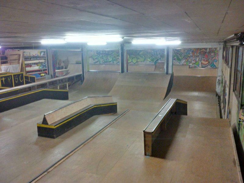 Loud Minority Indoor