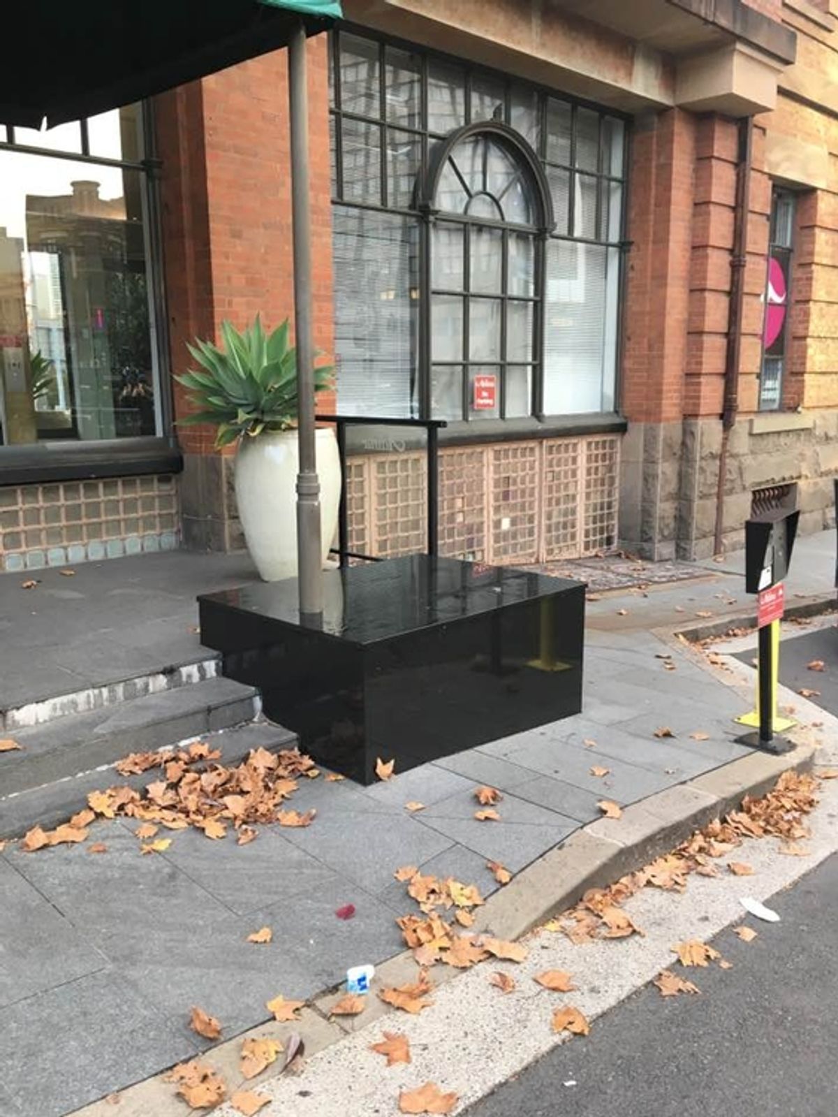 Black Ledge skate spot