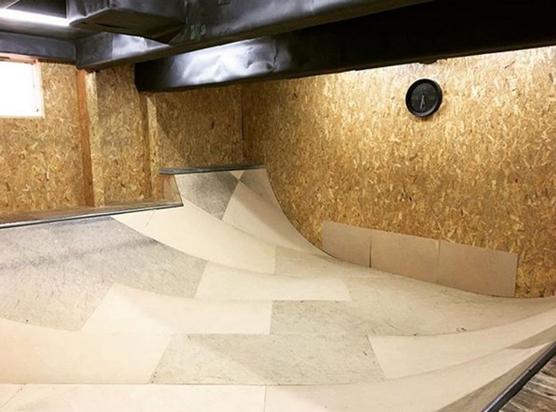 Lowstar Skateshop Mini