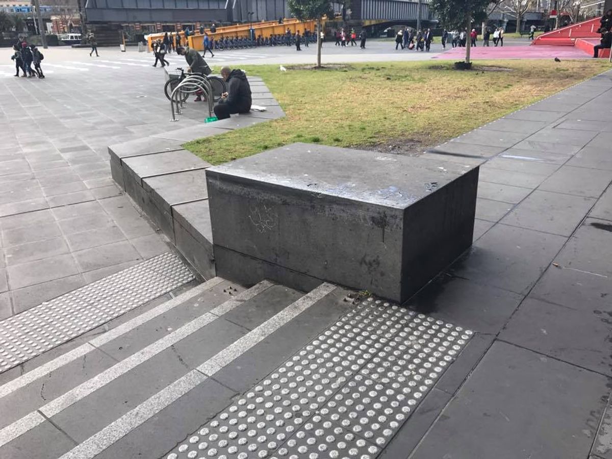Maccas Ledge skate spot
