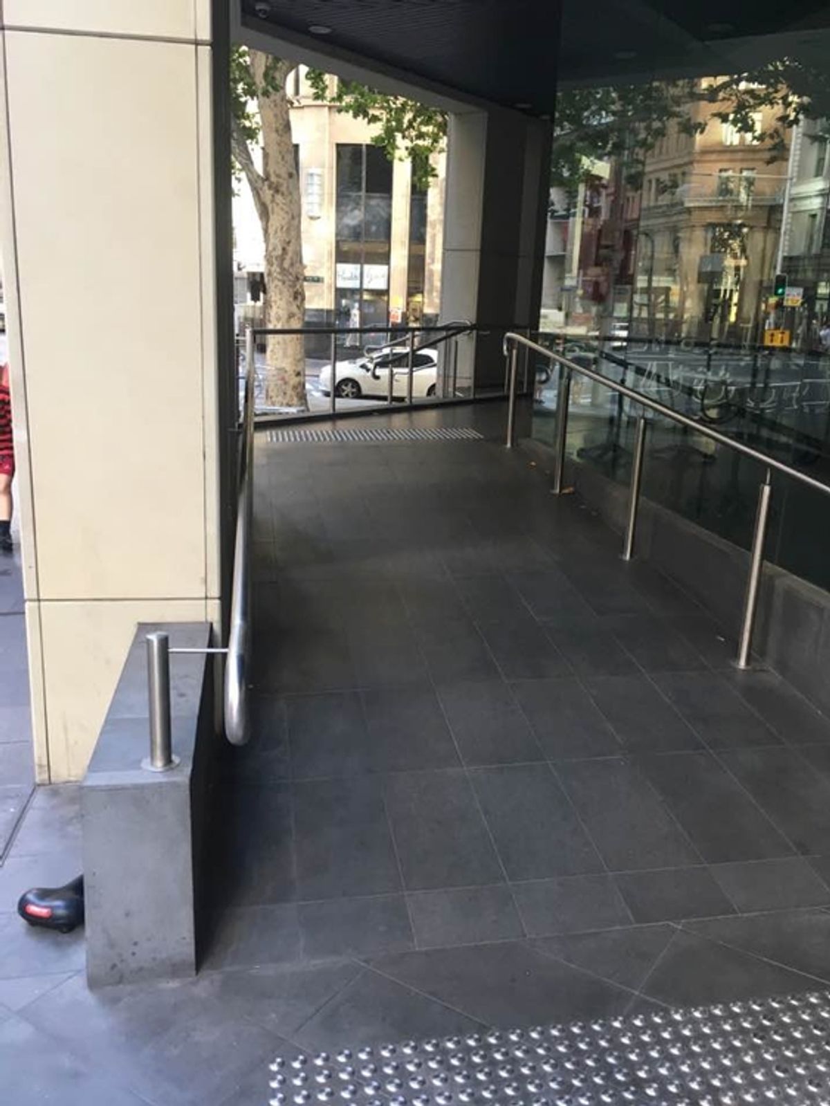 Macquarie Overrail skate spot