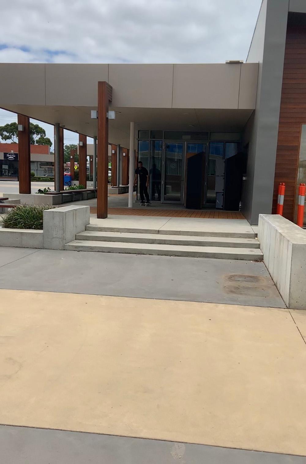 Joseph Girls Out Ledge 