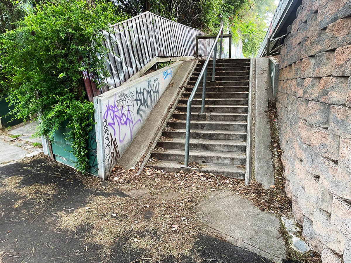 Upfield Roll on skate spot