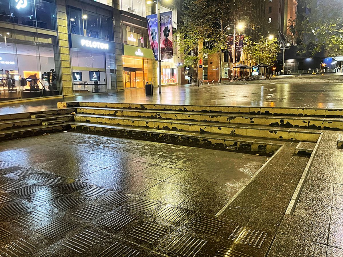 Martin Place 4 Block skate spot