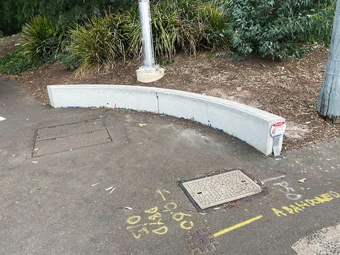 McCabe Curved Ledge photo 2