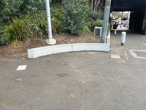 McCabe Curved Ledge photo 3