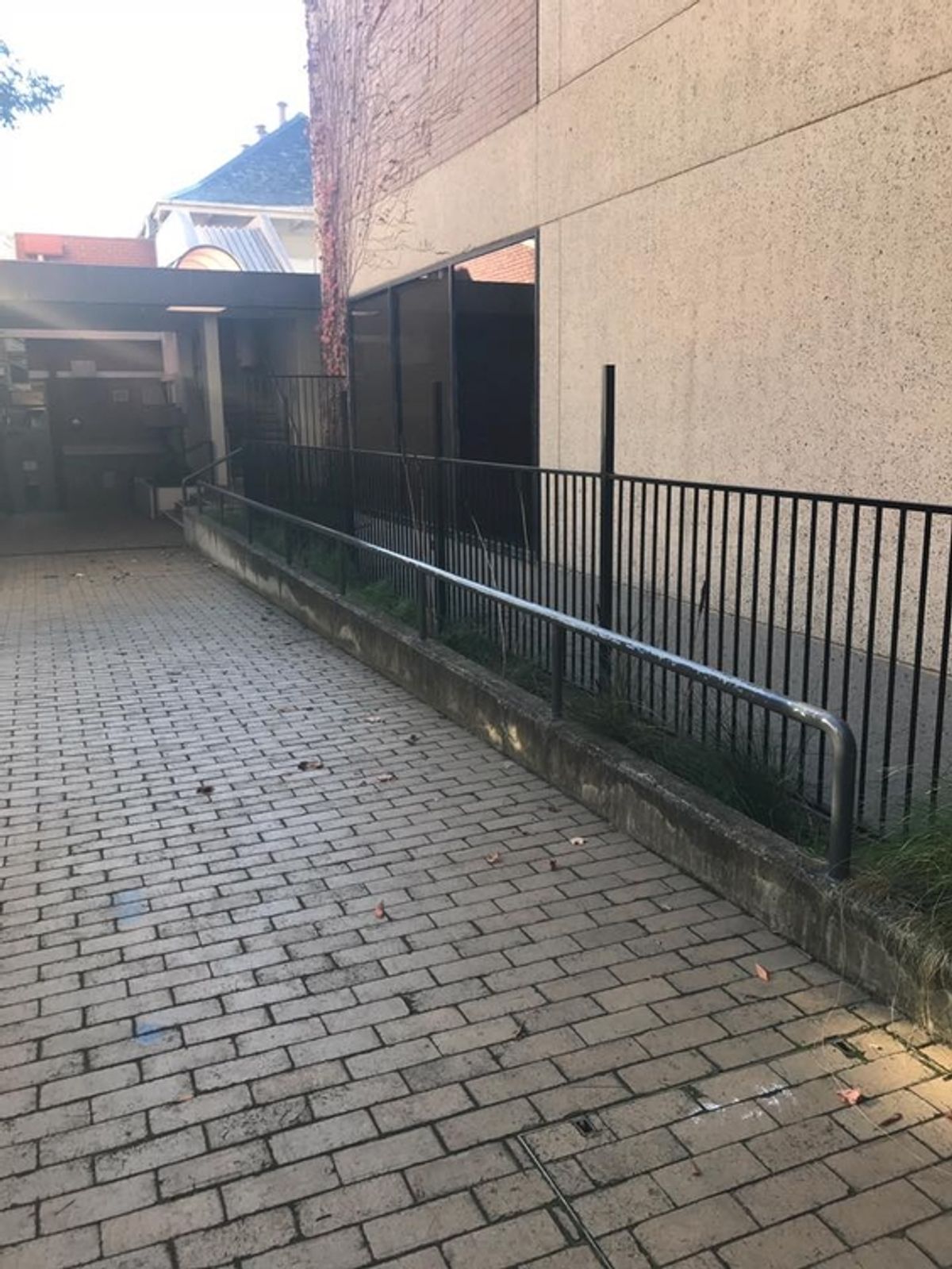 Medical Bar skate spot
