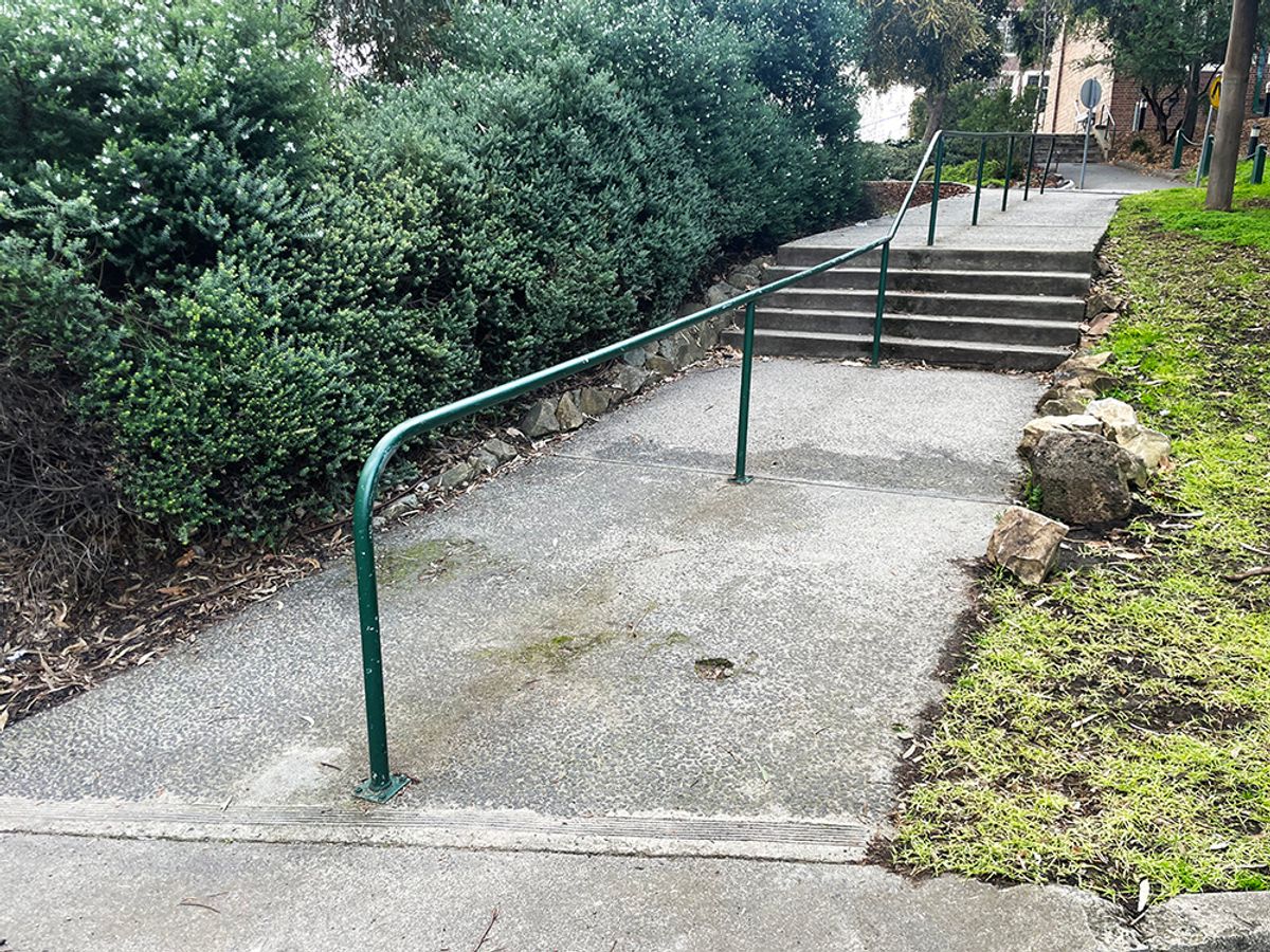 Melbourne HIgh Outrail skate spot