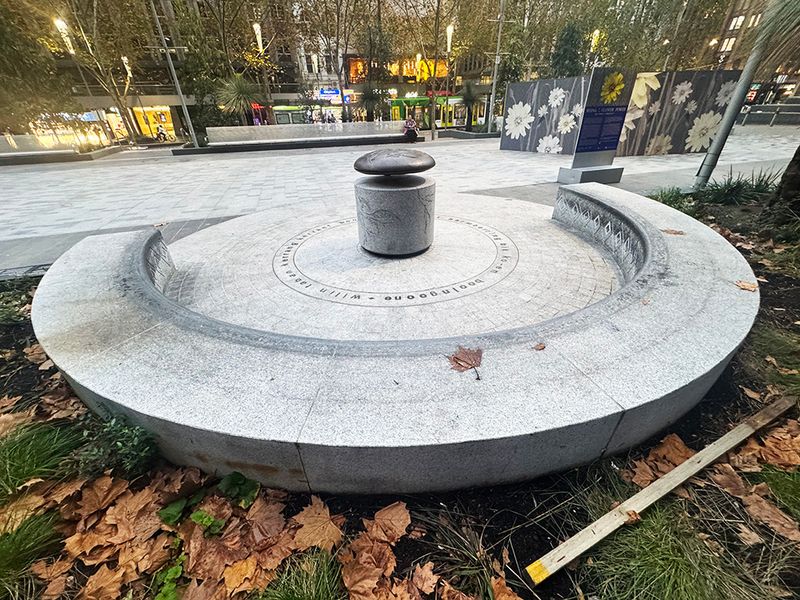 City Square Curved Ledge 