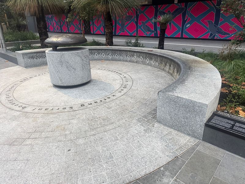 City Square Curved Ledge 