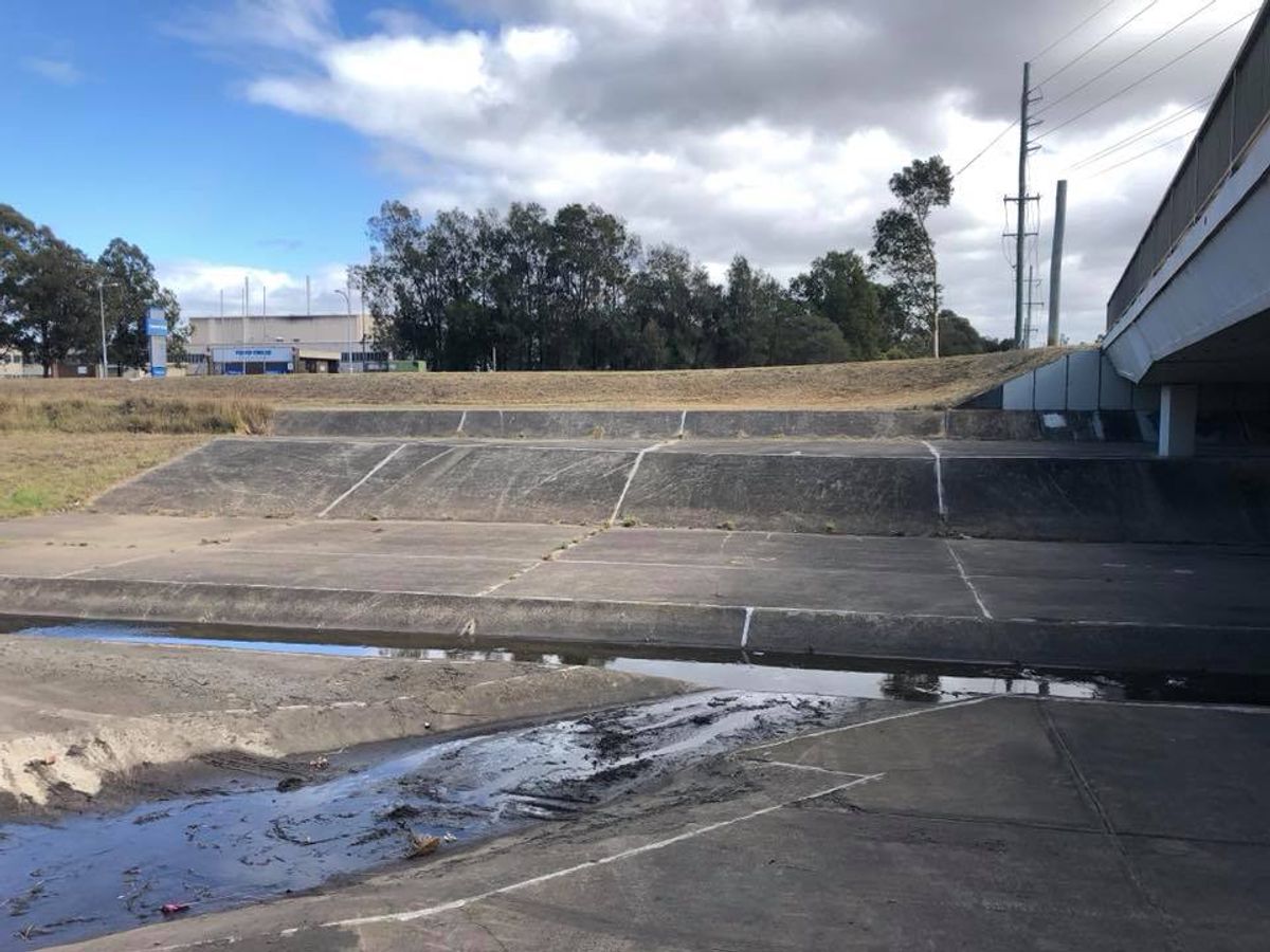 Airds Road Ditch skate spot