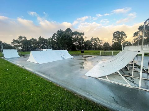 Merinda Park Skate Park photo 2