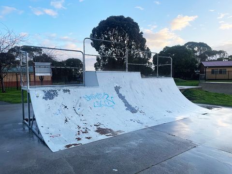 Merinda Park Skate Park photo 7