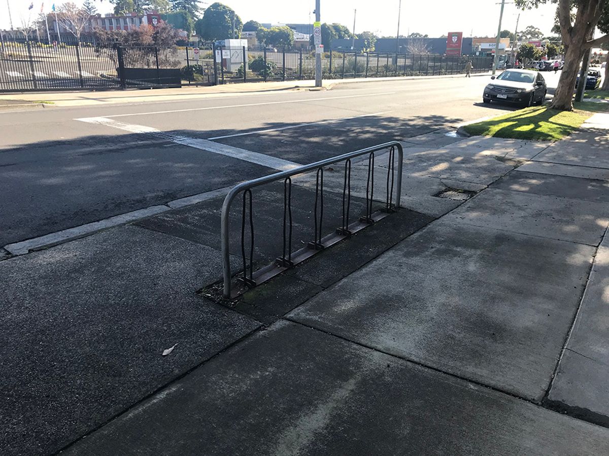 Menerva Rd Flat Bar skate spot
