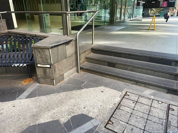 Queen St Mini Outledge