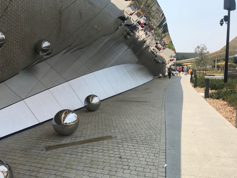 Mirror Bank 