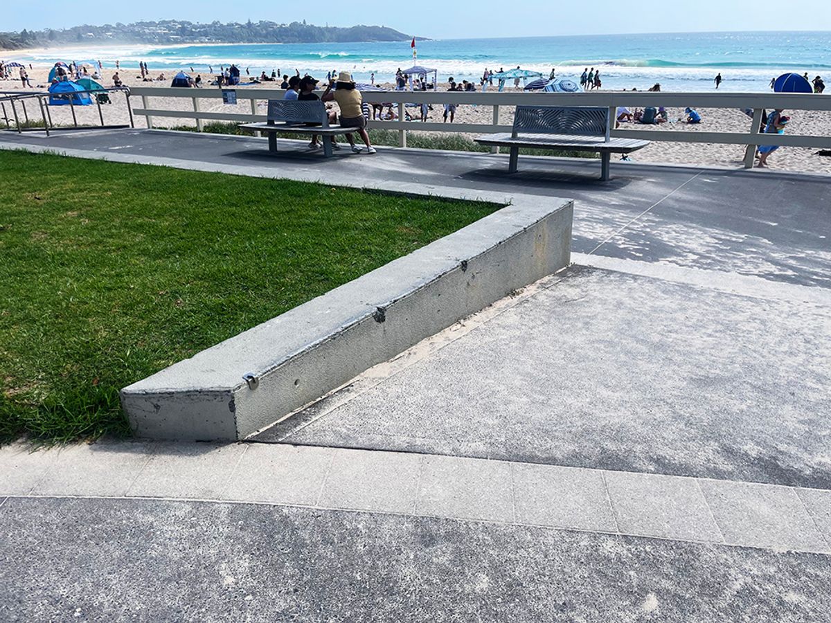 Beach Ledge skate spot