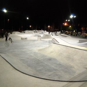 Moon Skate Park 
