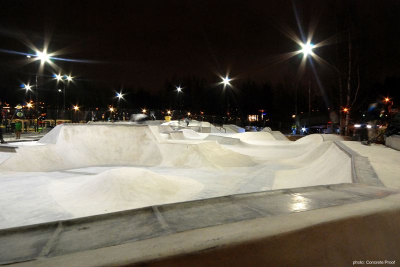 Moon Skate Park 
