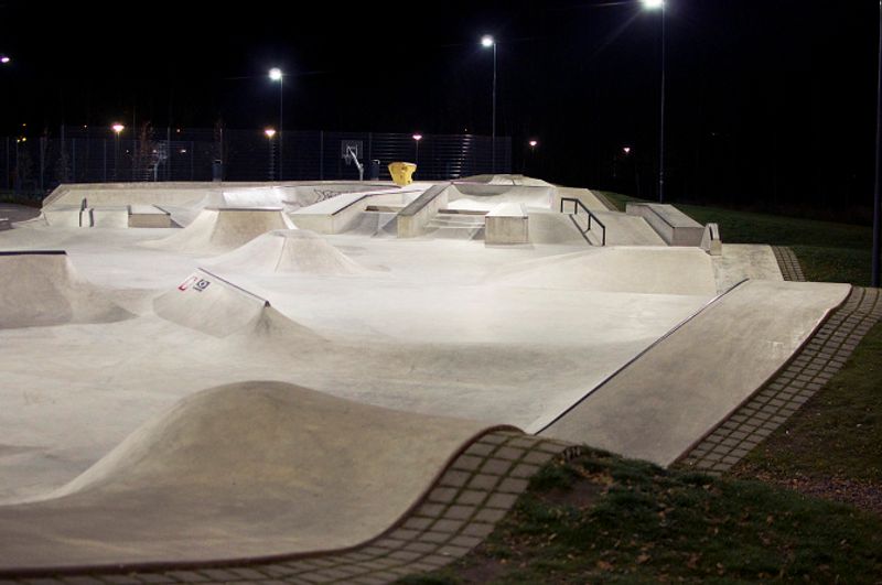 Moon Skate Park 