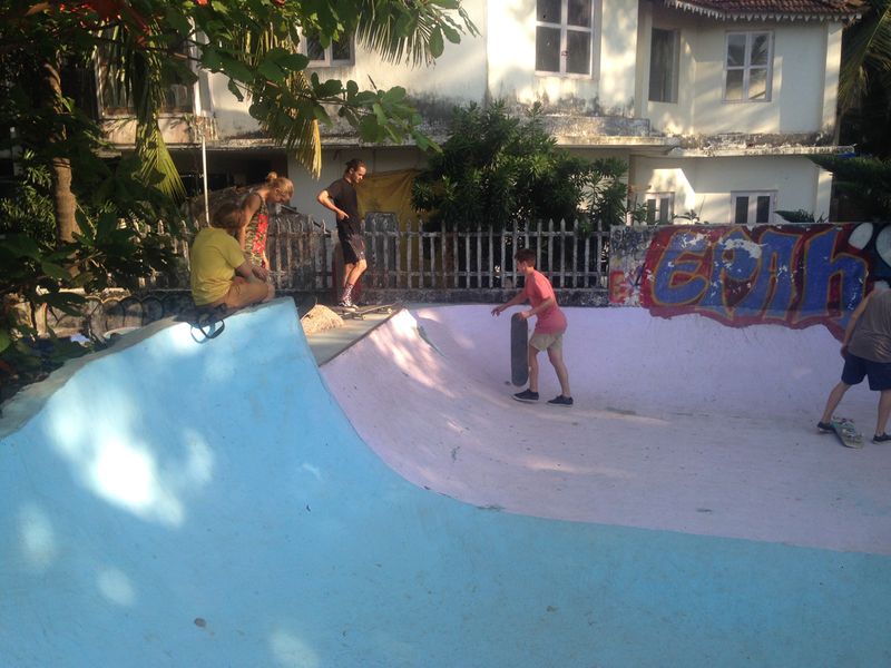 Morjim Beach Bowl
