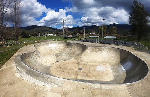 Mount  Beauty Skatepark photo 2