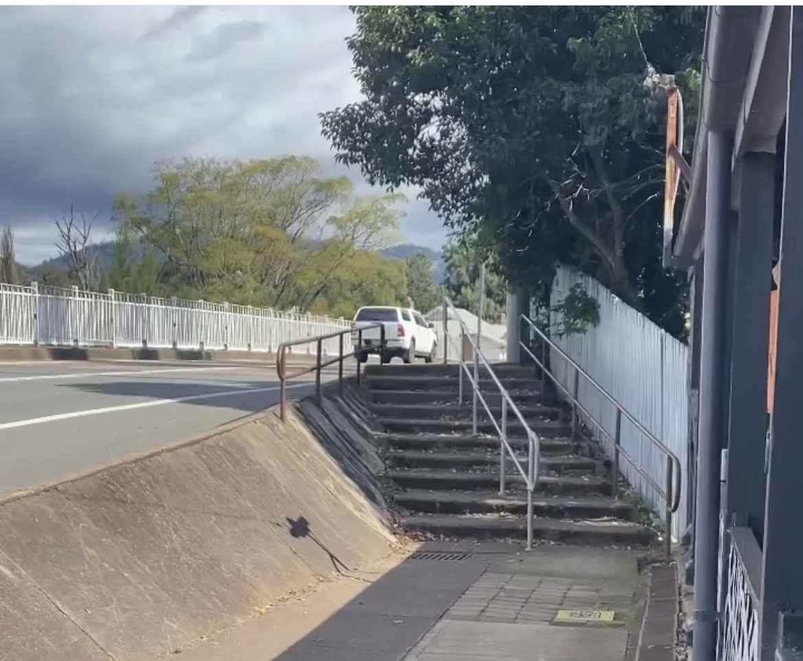 Murrurundi Bridge  Bank