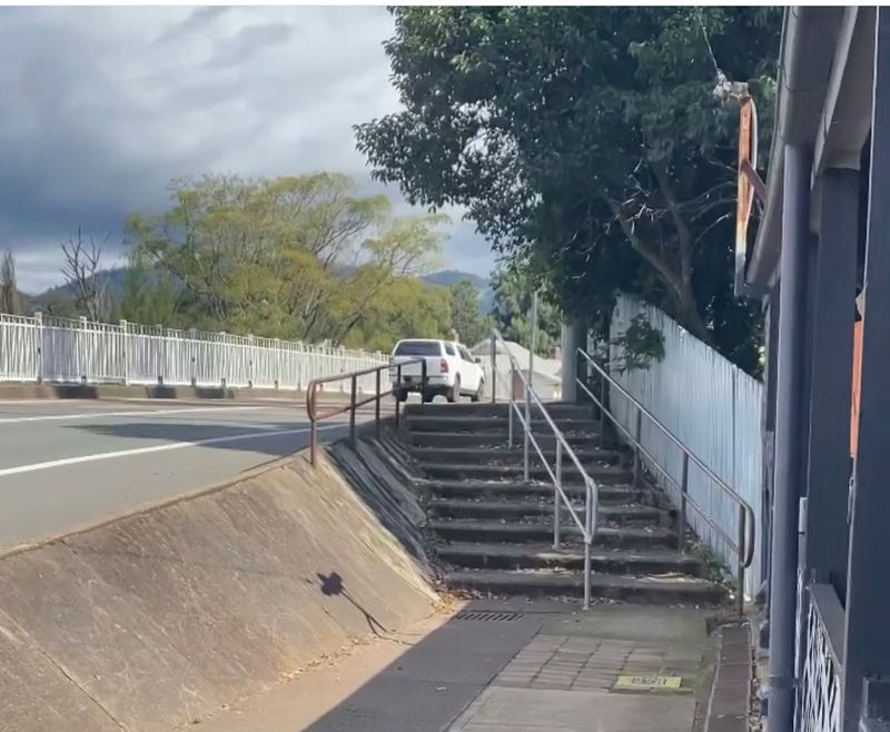 Murrurundi Bridge  Bank