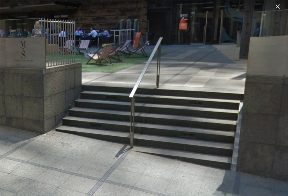 Museum Rail skate spot
