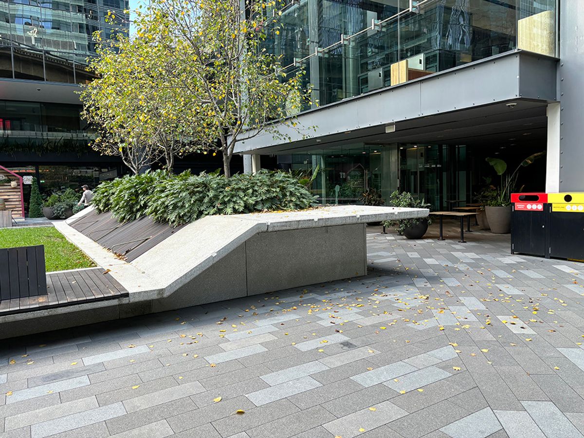 Napoleon Plaza skate spot