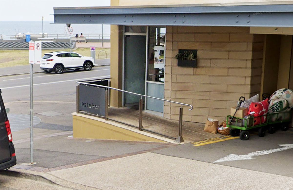 Ocean St Overrail skate spot