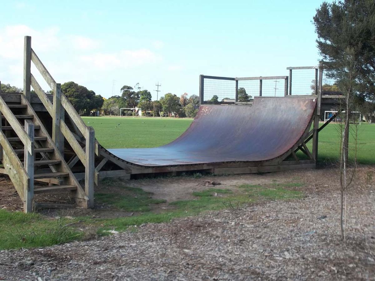 Newhaven Mini Ramp skatepark