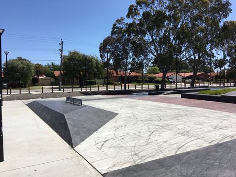 New Mills Park Skatepark photo 2
