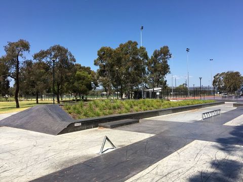 New Mills Park Skatepark photo 7