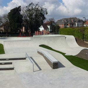 New Milton Skate Park 