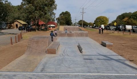 Nhill  Skatepark photo 10