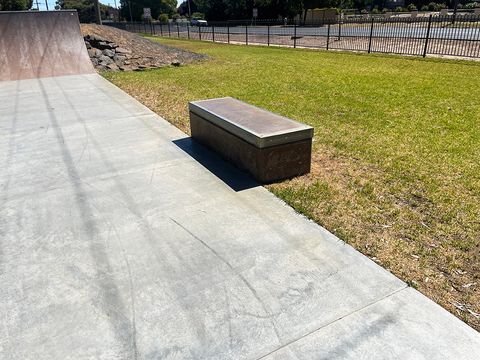 Nhill  Skatepark photo 5