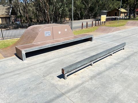 Nhill  Skatepark photo 8