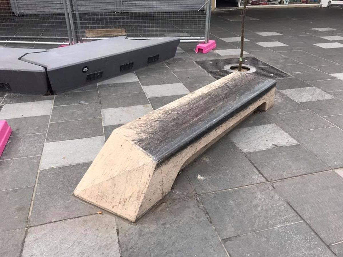 Nicholson St Mall Benches skate spot