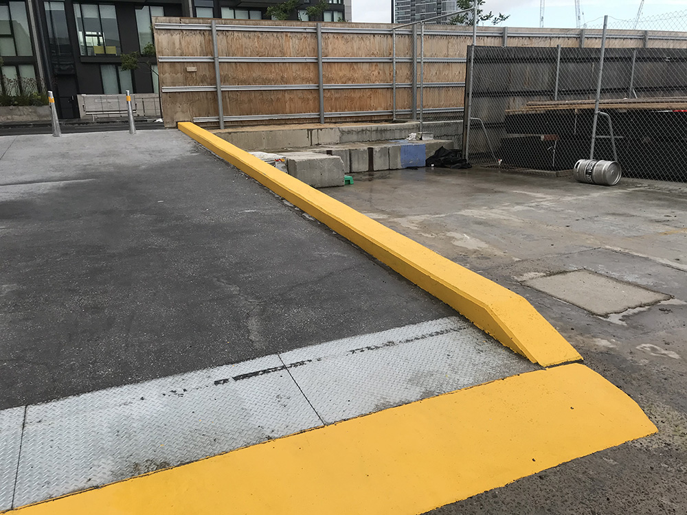 Docklands Curb 