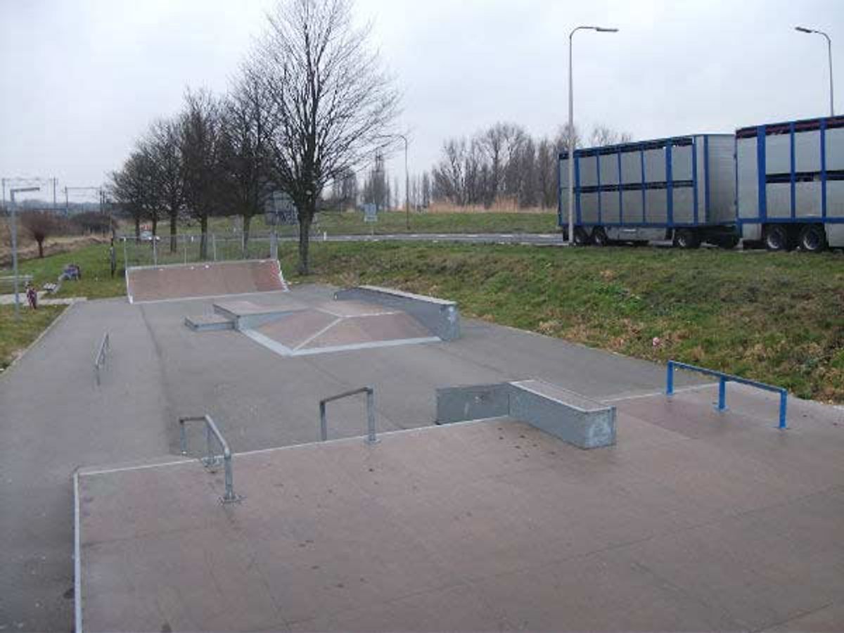 Nieuwerkerk Ann Den Ijssel Ska skatepark